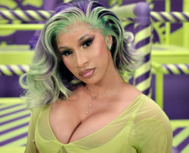 Cardi B, kadr z teledysku do "WAP"