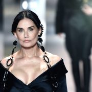 Demi Moore na pokazie Fendi, fot. Stephane de Sakutin/AFP/Getty Images