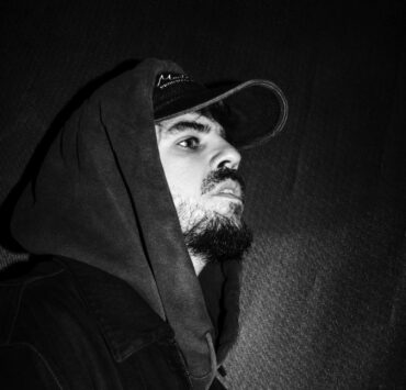 LATARNIE WSZĘDZIE DAWNO ZGASŁY